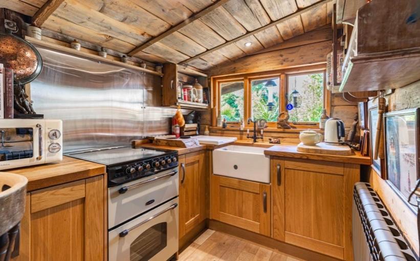 Jungle Cabin Martin Mill Екстериор снимка
