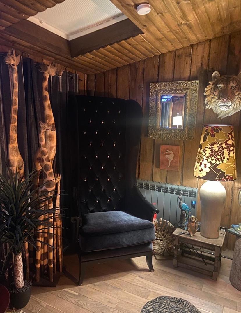 Jungle Cabin Martin Mill Екстериор снимка